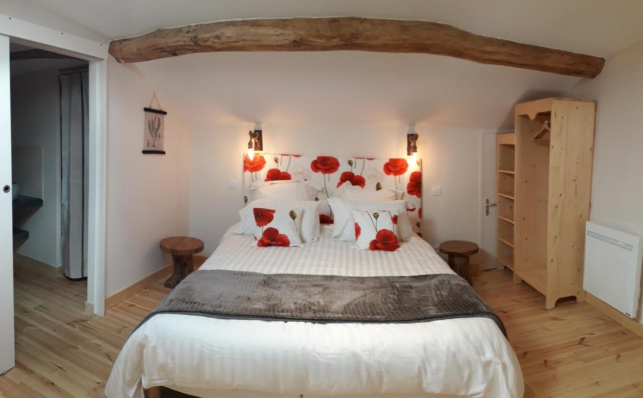 La Cheneviere Bed & Breakfast Saint-Remy-de-Chargnat Bagian luar foto