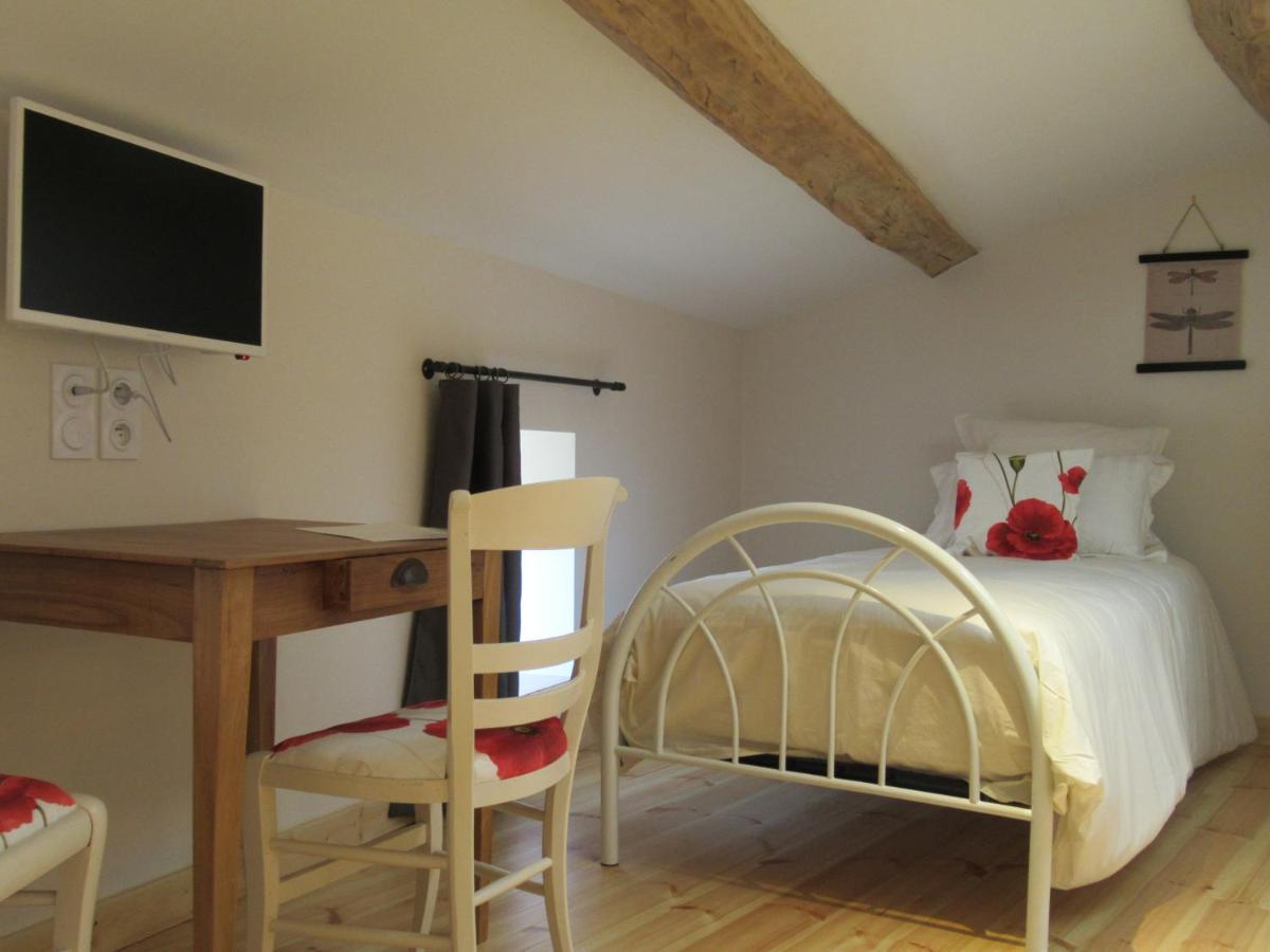 La Cheneviere Bed & Breakfast Saint-Remy-de-Chargnat Bagian luar foto